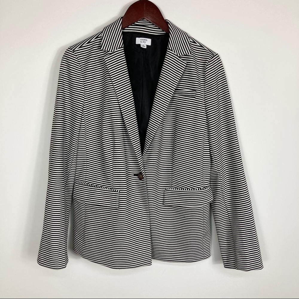 Crown & Ivy Women's Black and White Striped Blazer Size Small - Picture 10 of 10